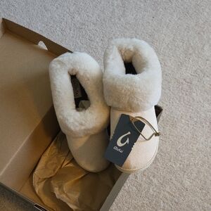 OluKai Women's Indoor/outdoor Slippers in Cream Nwt